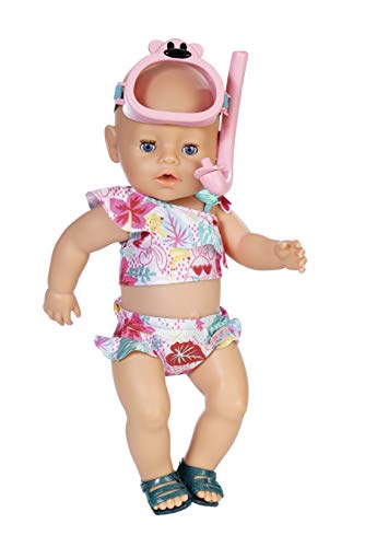 BABY born Bañadores Holiday Deluxe de 43 cm, Para Manos Pequeñas, Promueve la Empatía y Las Habilidades Sociales, Edad 3+ Años, Incluye Bañador, Chanclas y Máscara de Buceo