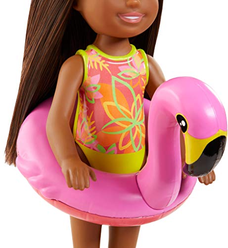 Barbie Chelsea Muñeca afroamericana con tortuga mascota y accesorios de playa de juguete, para niñas y niños +3 años (Mattel GRT82)