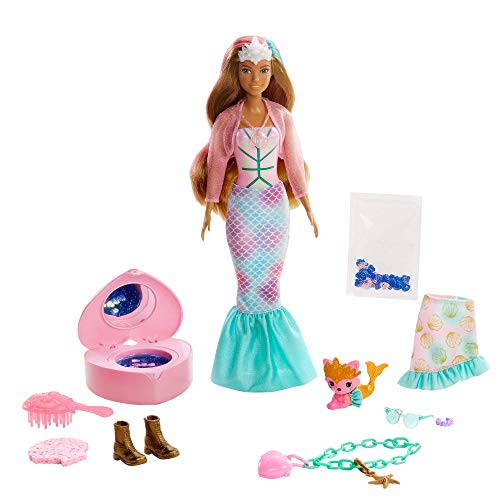 Barbie Color Reveal Sirena, muñeca sorpresa con accesorios de moda, pulsera de juguete y mascota sorpresa (Mattel GXV93)