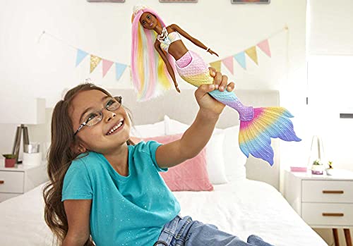 Barbie Dreamtopia Muñeca sirena afroamericana arcoiris mágico, cambia de color en el agua, regalo para niñas y niños +3 años (Mattel GTF90)