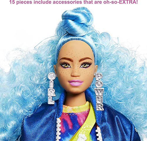 Barbie Extra Muñeca articulada con pelo azul rizado, accesorios de moda y mascotas (Mattel GRN30)