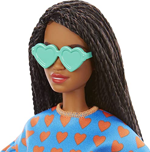 Barbie Fashionista Muñeca afroamericana con trenzas, conjunto de corazones y accesorios de moda de juguete (Mattel GRB63)