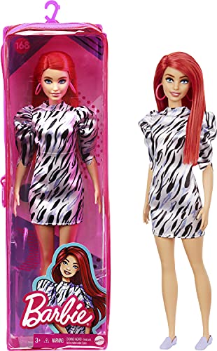 Barbie Fashionista Muñeca pelirroja con vestido estampado, pendientes maxi y accesorios de moda de juguete (Mattel GRB56)