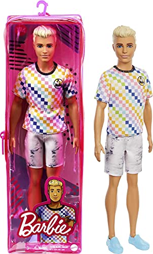 Barbie Ken Fashionista Muñeco rubio con camiseta a cuadros de colores y accesorios de moda de juguete (Mattel GRB90)