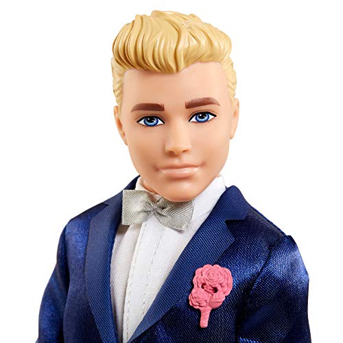 Barbie Ken Novio Muñeco vestido con traje de novio con accesorios para boda (Mattel GTF36)