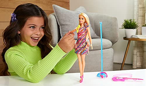 Barbie Malibú Muñeca rubia con guitarra de juguete y accesorios de música, regalo para niñas y niños +3 años (Mattel GYJ23)