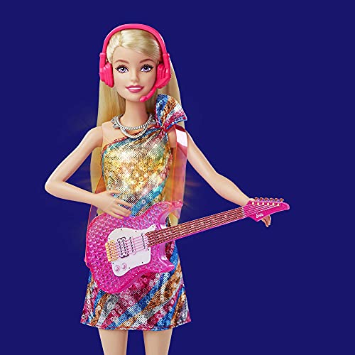 Barbie Malibú Muñeca rubia con guitarra de juguete y accesorios de música, regalo para niñas y niños +3 años (Mattel GYJ23)