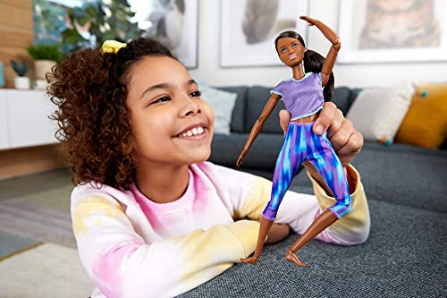 Barbie Movimiento sin límites Muñeca articulada morena con coleta con ropa deportiva de juguete (Mattel GXF06)