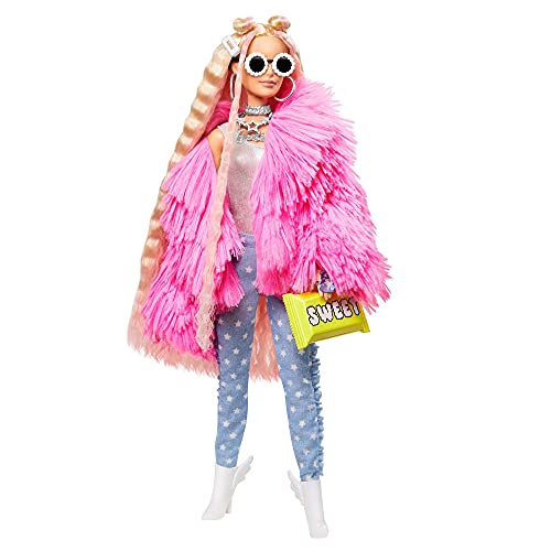 Barbie- Muñeca Extra 3 con un Mullido Abrigo de Peluche Rosa, una Mascota Mezcla de Unicornio y Cerdito (Mattel GRN28)