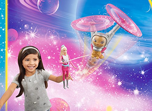 Barbie - Muñeca Fashion, Mascota voladora Aventura en el Espacio (Mattel DWD24)