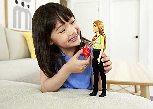 Barbie Quiero Ser Paramédica, muñeca profesiones médico con accesorios de juguete (Mattel GYT28)