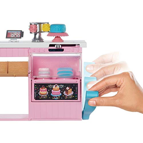 Barbie y su pastelería, muñeca con cocina y accesorios, regalo para niñas y niños 3-9 años (Mattel GFP59)