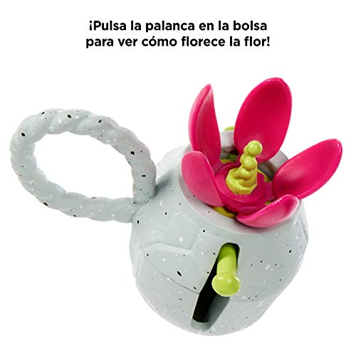 Cave Club Muñeca Fernessa, muñeca prehistórica con mascota y accesorios (Mattel GNL85)