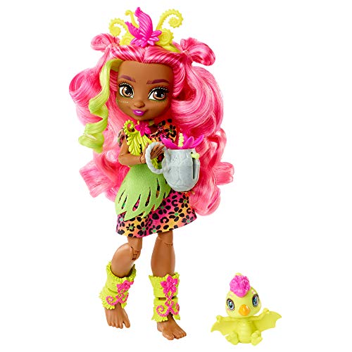 Cave Club Muñeca Fernessa, muñeca prehistórica con mascota y accesorios (Mattel GNL85)