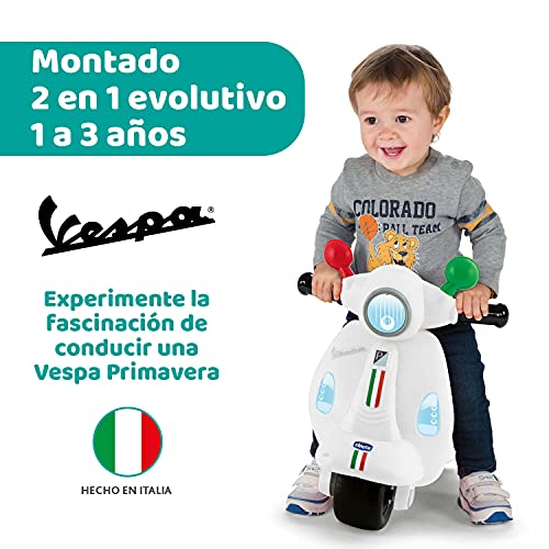 Chicco - Caballete en forma de Vespa Primavera con detalles y sonidos realistas para una experiencia Vespa de 360 grados, 36x28x42cm, funciona con 3 pilas AA de 1,5 V no incluidas, hasta 20 kg