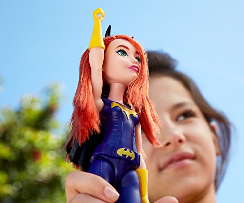 DC Super Hero Girls - Batgirl, muñecas Entrenamiento (Mattel DMM26)