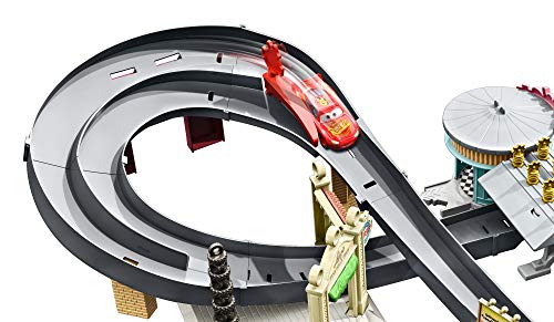 Disney Cars Pista de coches Radiator Springs, juguetes niños 4 años (Mattel GGL47)