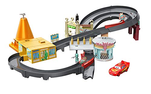 Disney Cars Pista de coches Radiator Springs, juguetes niños 4 años (Mattel GGL47)