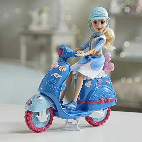 Disney Princess Muñeca Cenicienta Y Scooter, Multicolor, (Hasbro E89375L0)