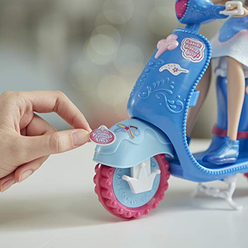 Disney Princess Muñeca Cenicienta Y Scooter, Multicolor, (Hasbro E89375L0)