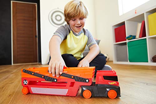 Hot Wheels - Camión Transportador de coches de juguete regalos para niños y niñas +5 (GWT37)