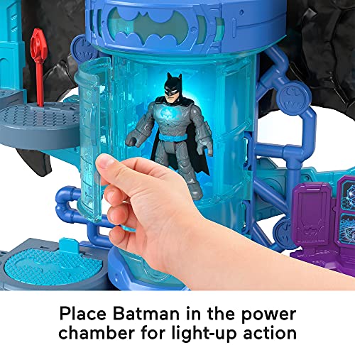 Imaginext DC Batcueva Bat Tech Casa de juguete con luces y sonidos para figuras, incluye 1 muñeco de Batman (Mattel GYV24)