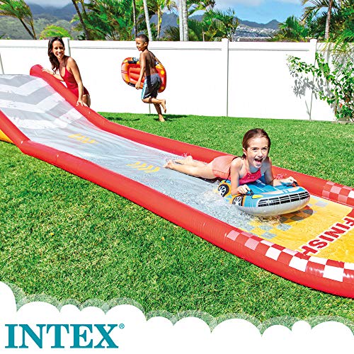 Intex 57167NP - Tobogán agua deslizante, INTEX, 561x119x76 cm, 2 tablas de surf, pulverizador de agua, Juegos de agua para niño, Pista deslizante exterior, A partir de 6 años