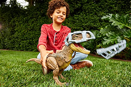 Jurassic World Dinosaurio T-Rex Pisa y Ataca Figura de juguete articulada con sonidos, para niños Mattel GYW84