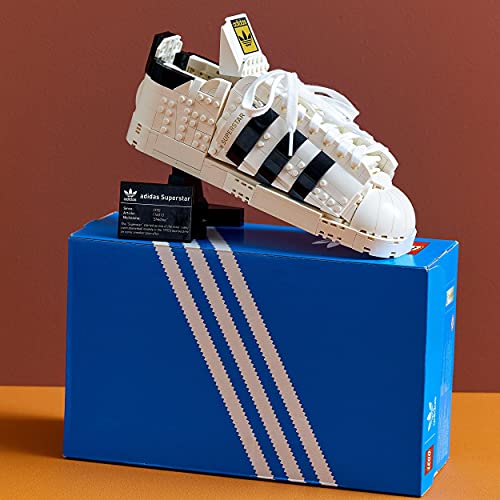 LEGO 10282 Adidas Originals Superstar, Set de Construcción para Adultos de Maqueta de Zapatillas, Coleccionables para Exponer