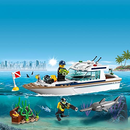 LEGO 60221 City Yate de Buceo, Juguete de Construcción para Niños y Niñas a Partir de 5 años con 2 Mini Figuras de Buceadores