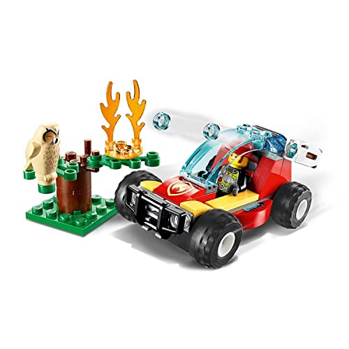 LEGO 60247 City Incendio en el Bosque, Coche de Bomberos de Juguete con Mini Figura de Bombero, Regalo para Niñas y Niños +5 Años