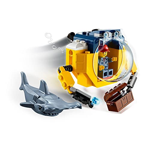 LEGO 60263 City Océano: Minisubmarino, Juguete de Construcción con Figurita, Cofre de Tesoro Pirata y Pez Martillo