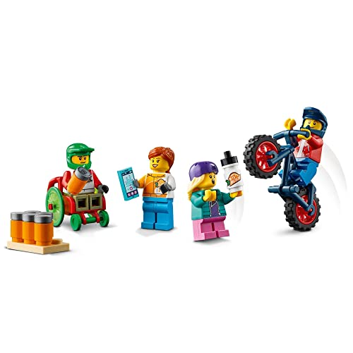 LEGO 60290 City Pista de Skate, Juguete con Monopatín, Camión Bicicleta BMX y Mini Figura de Atleta en Silla de Ruedas