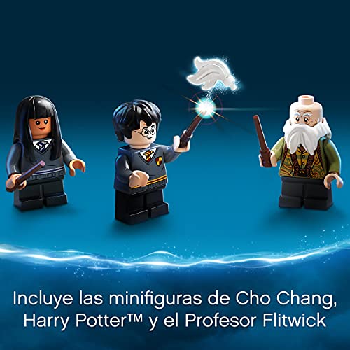 LEGO 76385 Harry Potter Momento Hogwarts: Clase de Encantamientos, Libro de Juguete Coleccionable, Set Portátil, Estuche de Viaje