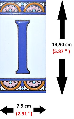 Letreros con numeros y letras en azulejo de ceramica policromada, pintados a mano en técnica cuerda seca para placas con nombres, direcciones y señaléctica. Texto personalizable. Diseño ARCO GRANDE 14,9 cm x 7,4 cm. (LETRA "I")