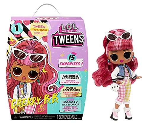 L.O.L. Surprise!- LOL Surprise Tweens-Descubre 15 Sorpresas-con Vestidos, Accesorios, Cepillo para el Pelo, Percha, Soporte para Muñecas Niños-Cherry B.B. (576709C3)