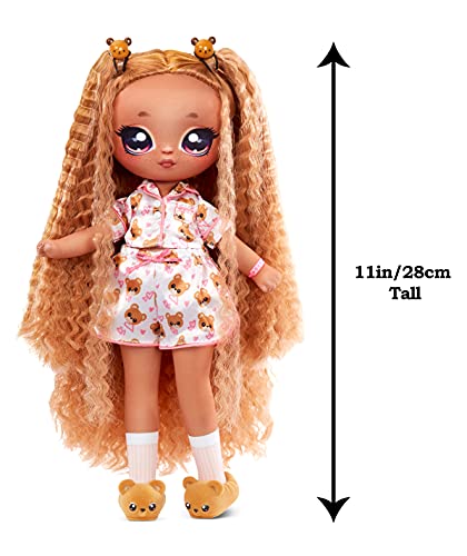 Na Na Na Surprise Teens Slumber Party Bambola alla moda LARA VONN - Juguete para niños - Coleccionable - Muñeca de tela de 27 cm, inspirada en un osito - Pelo castaño