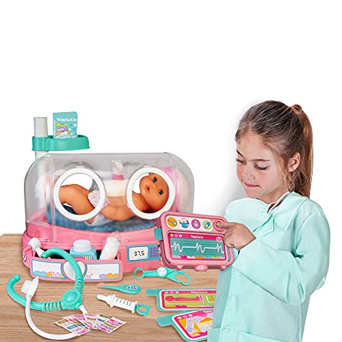 Nenuco - Doctora, ¿cómo está mi bebé? Muñeco de 35 cm recién nacido, incubadora con luces y sonidos y accesorios de enfermería como monitor New Born, para niños y niñas de 3 años, Famosa (700016660)