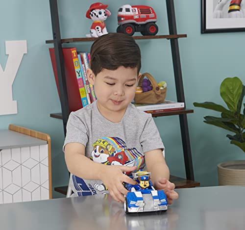 PAW PATROL Chase's Deluxe Movie Transforming Toy Car con Figura de acción Coleccionable, Juguetes para niños a Partir de 3 años