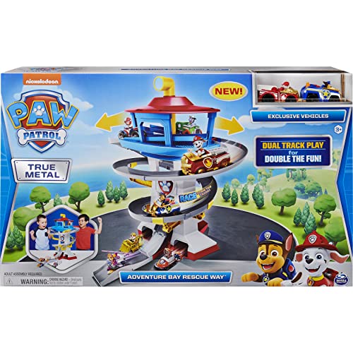 PAW PATROL Playset with Vehicles, Scale True Metal Adventure Bay Rescue Way-Juego con 2 vehículos exclusivos, Escala 1:55, Color Gris, 0 (Spin Master 6060065)