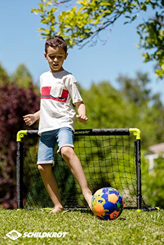 Schildkröt Portería de Fútbol Plegable, con Tecnología de Plegado Innovadora, Hecha de Plástico, 90 x 60 x 60 cm, para Interiores y Exteriores, Incluye 4 Ganchos de Suelo, 970987