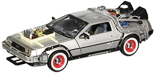 Welly 22444 - Maqueta de coleccionista del Coche Delorean (Metal, de la película Regreso al Futuro, Escala: 1:24)