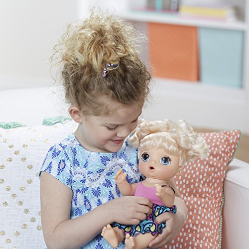 Baby Alive Muñeca C09638020. Modelo Que Come spaguettis, con máquina para hacerlos