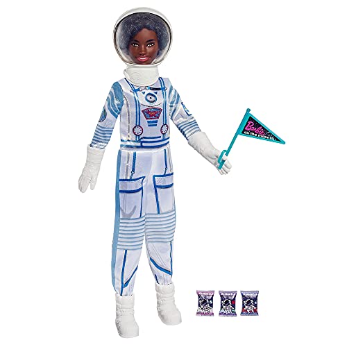 Barbie Astronauta, Muñeca afroamericana con traje, casco espacial y accesorios de juguete (Mattel GTW31)