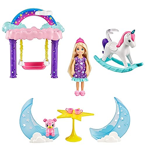 Barbie Chelsea Dreamtopia Muñeca con set de juego columpio mágico con accesorios y mascota de juguete (Mattel GTF50)