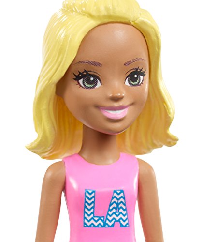 Barbie Muñeca FHV57 On The Go (Rubio con Camiseta Rosa)