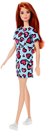 Barbie Muñeca Peliroja con Vestido Azul con Estampado de Corazones (Mattel GHV48) , color/modelo surtido