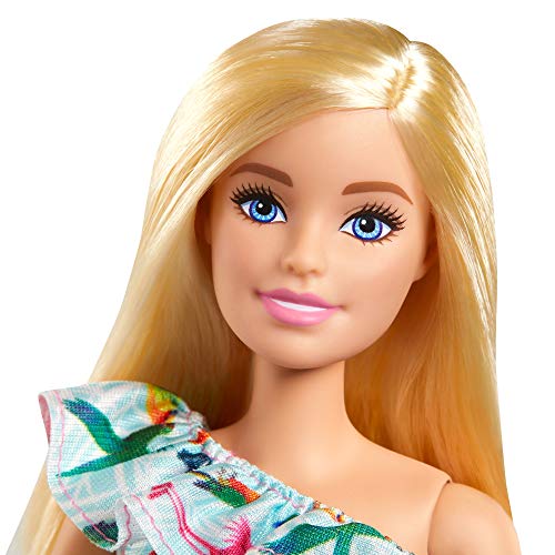 Barbie Muñeca rubia con maleta, bañador, perrito mascota y accesorios de viaje, regalo para niñas y niños +3 años (Mattel GRT87)