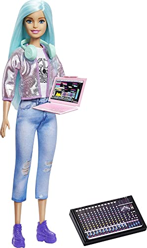 Barbie Productora musical, muñeca pelo azul con cascos y accesorios musicales de juguete, regalo para niñas y niños +3 años (Mattel GTN77)