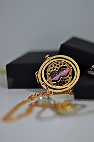 Bauqoo Collar Giratempo Hermione en estuche negro Inspirado Saga Harry Potter Gadget Accesorios de mujer hombre niña colgante color oro reloj arena rosa idea regalo niña Magia Fantasy Cosplay